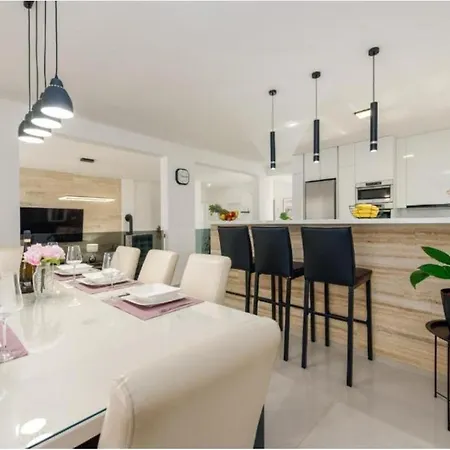 M&m Villa
